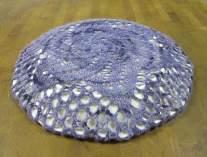 blocking-beret-over-plate-or-shallow-bowl